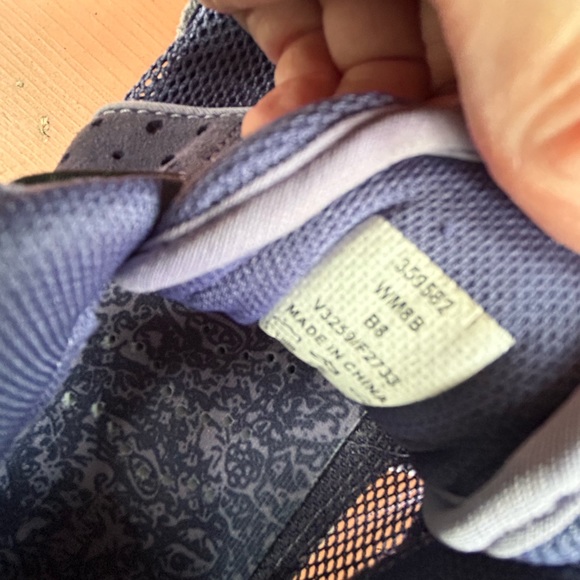 Lands End trail sneaker blue. Sz 7-8 - Picture 5 of 6